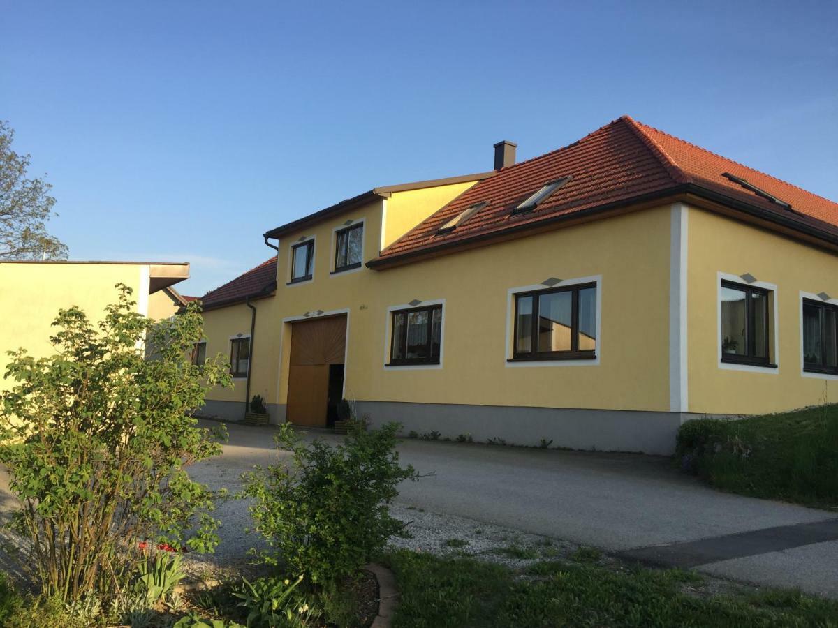 Amstetter'S Ferienwohnung Waldenstein  외부 사진